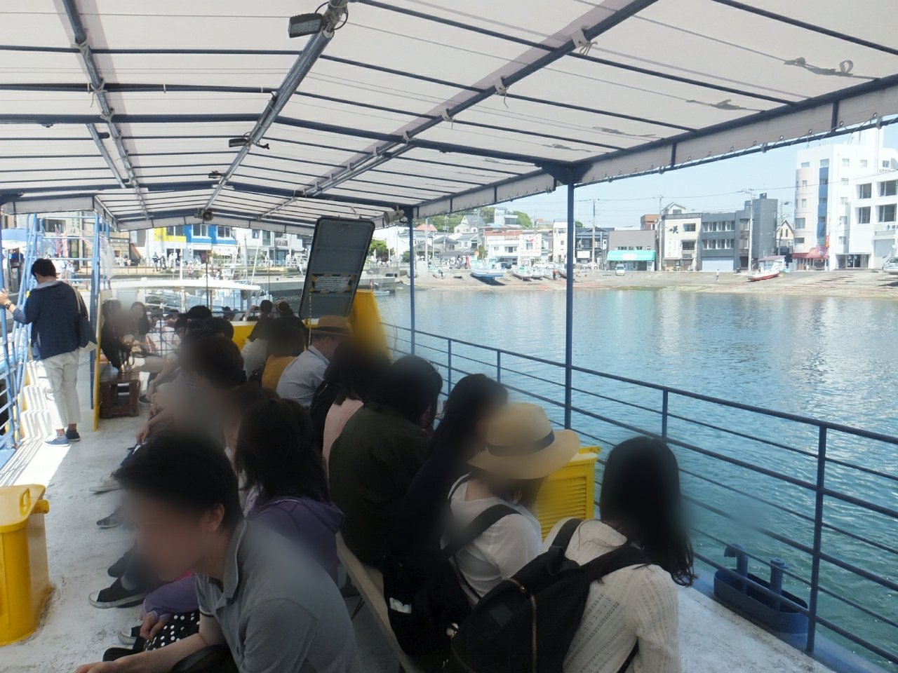 にじいろさかな号2