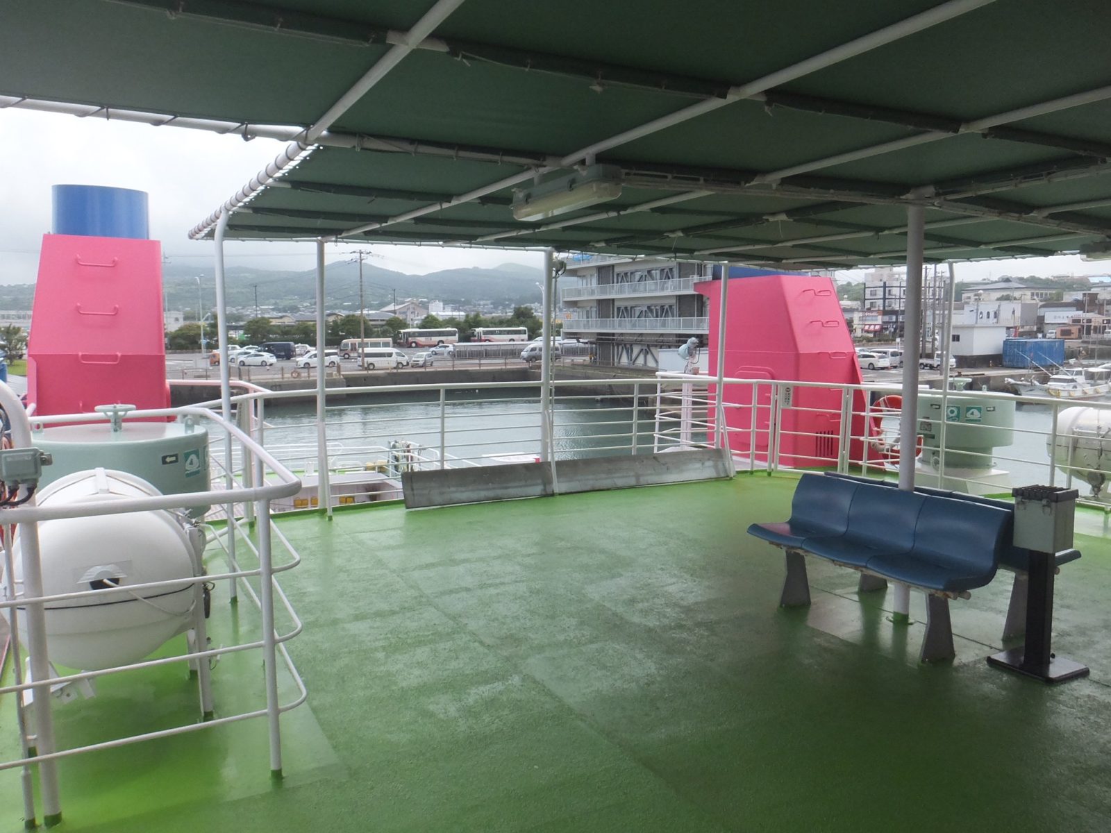 フェリーひさかデッキ