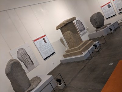 石碑のレプリカ