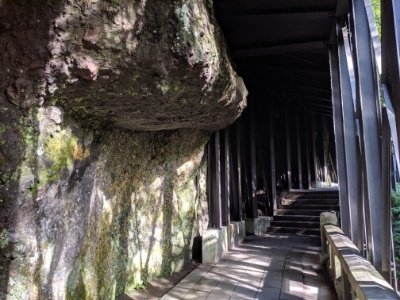 榛名神社参道の岩