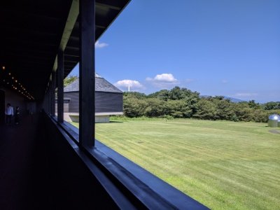 ハラミュージアムアーク通路