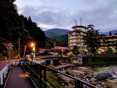 四万温泉の新湯地区