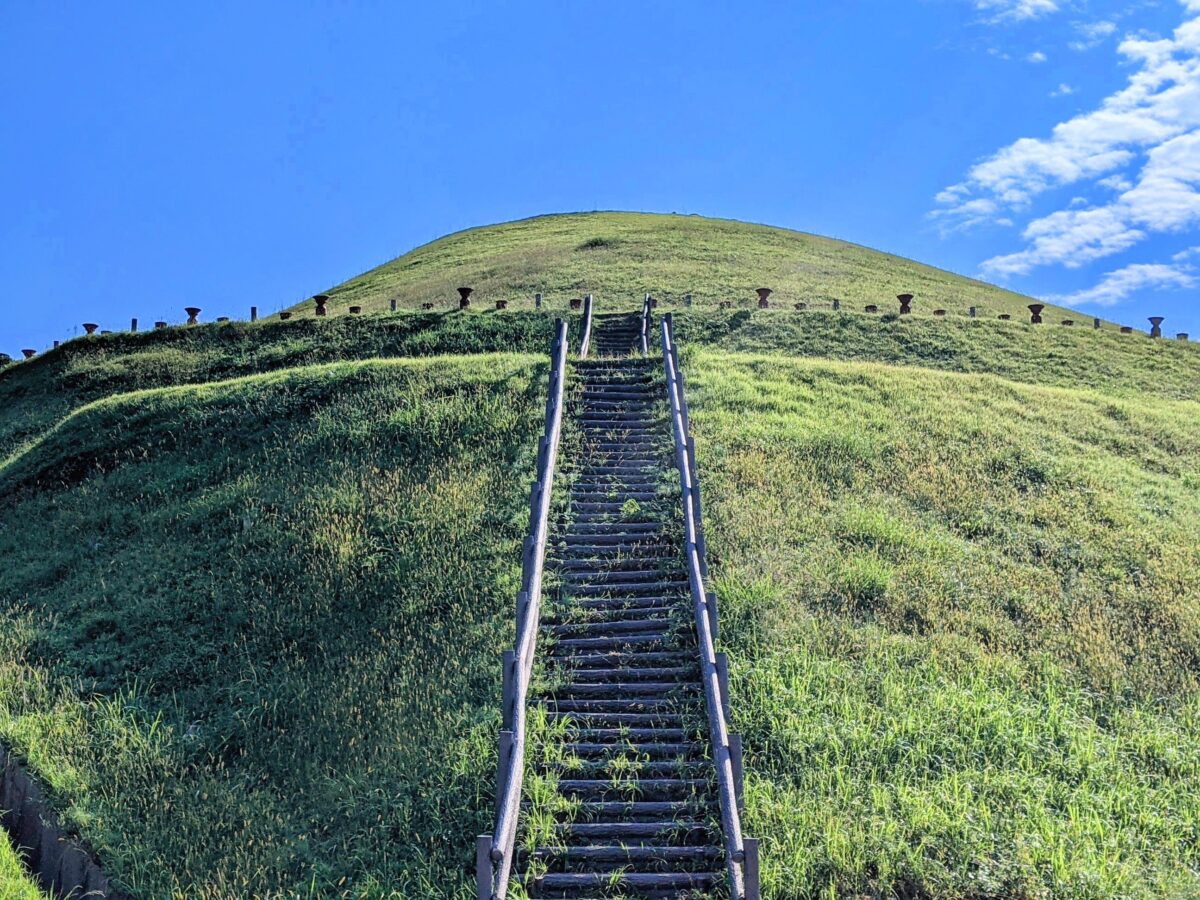 史跡 茶すり山古墳 茶すり山古墳 - 竹田城跡のあるまち｜朝来市観光協会