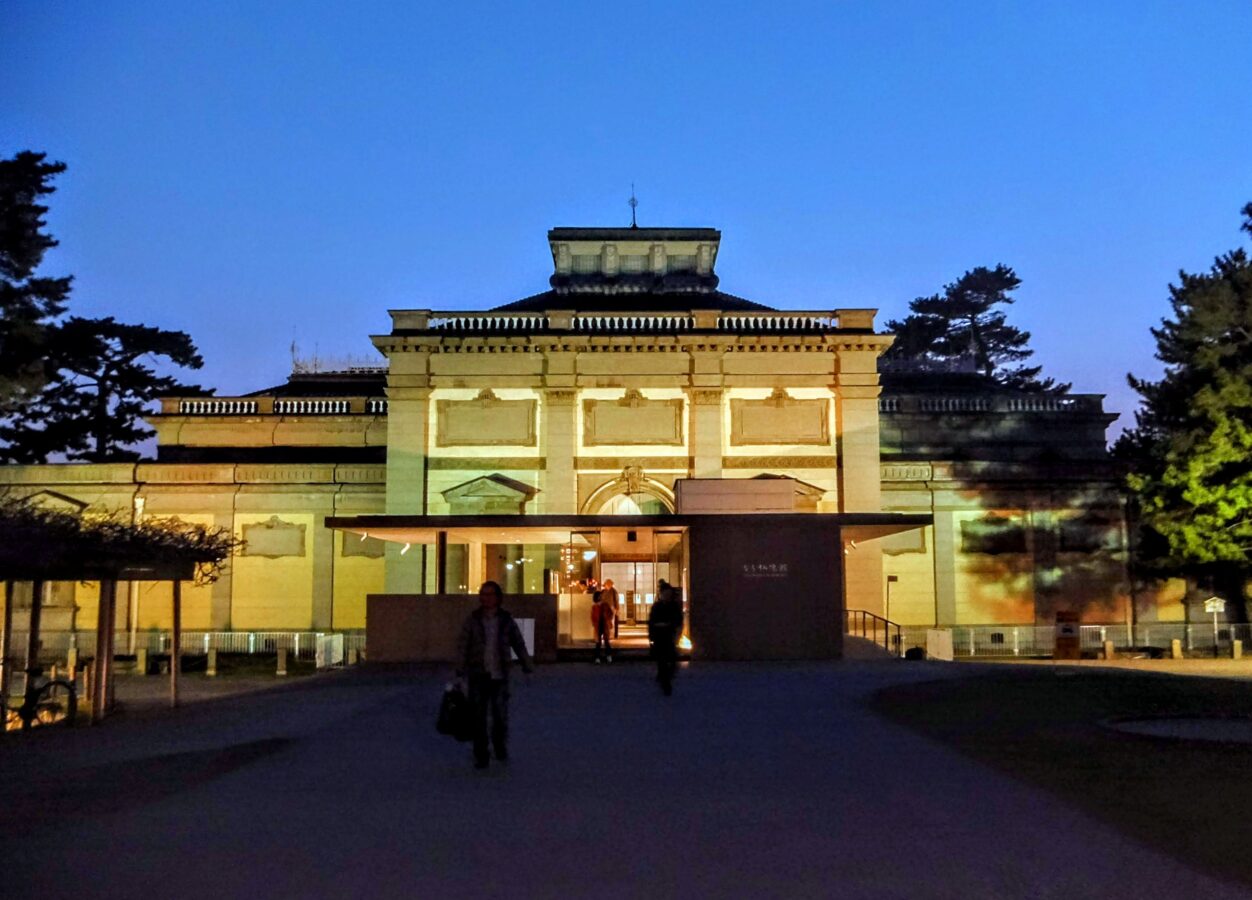 そこは仏像だけの世界『なら仏像館(奈良国立博物館 旧本館