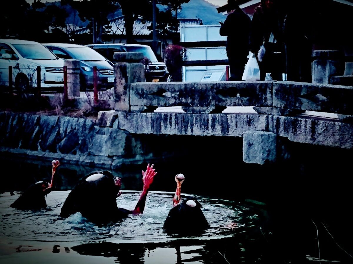 赤いカッパに空飛ぶ大天狗！妖怪だらけの『辻川山公園』（福崎町