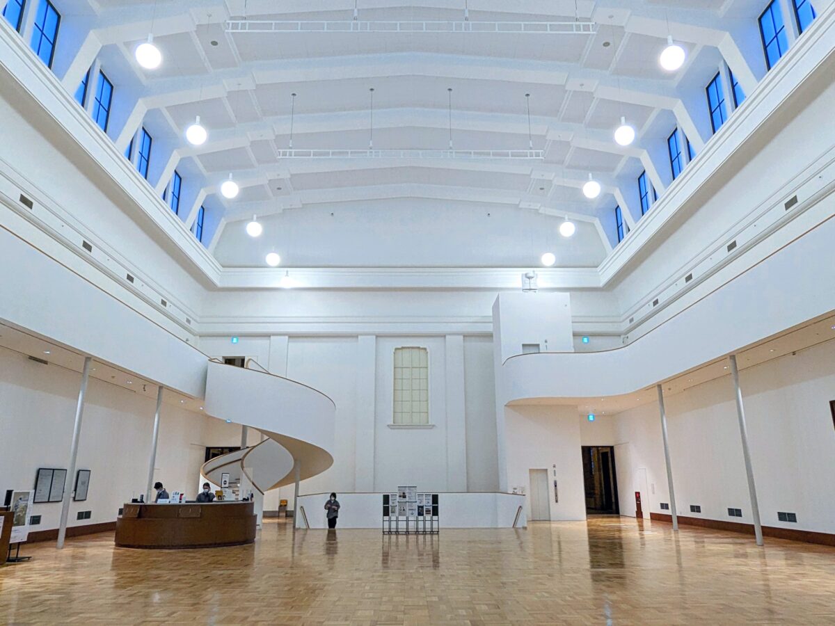 レトロとモダンのコントラスト！多彩な展覧会が魅力の『京セラ美術館