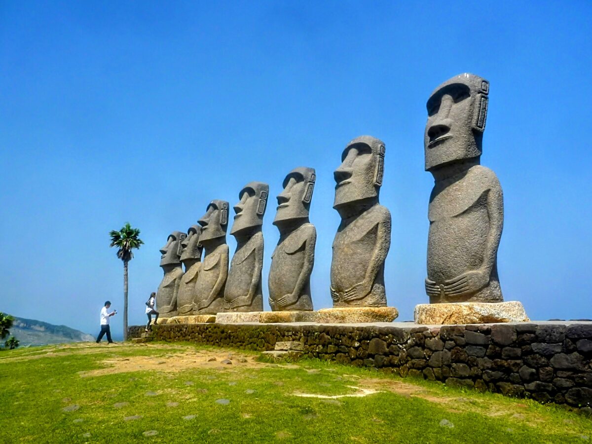 全国○○像めぐり②】日本各地に散らばる『モアイ像』を探せ！！ | シ