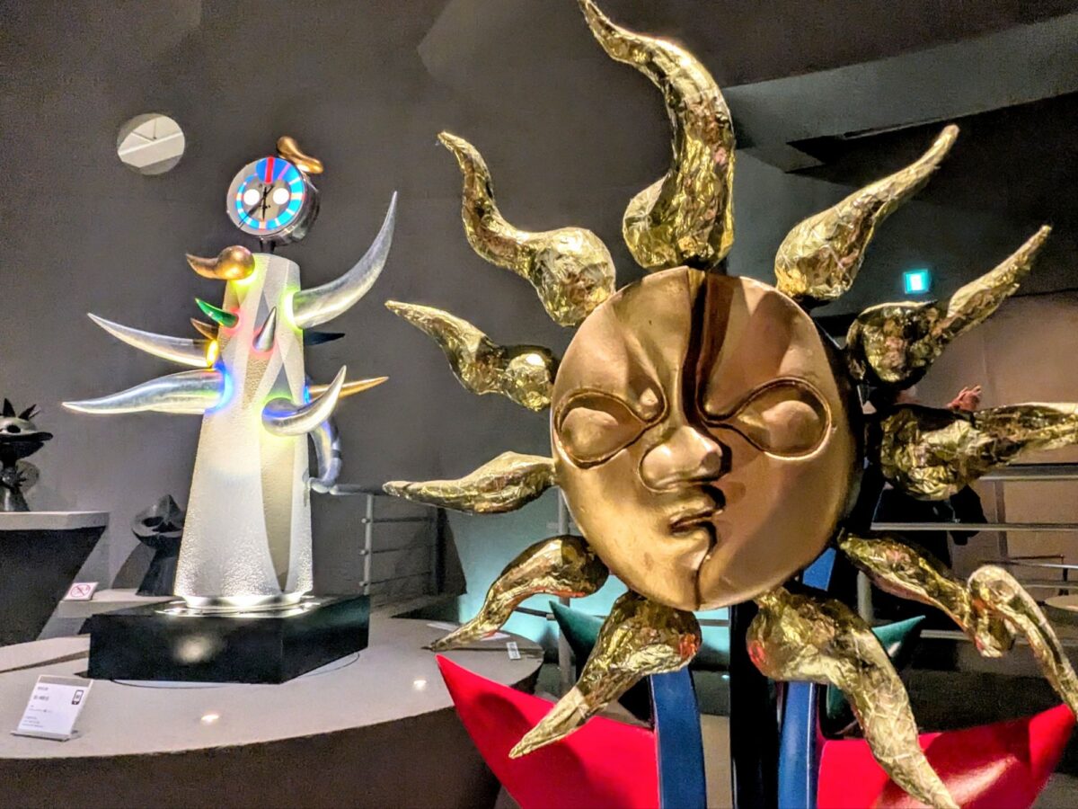 森の中のTAROワールド『岡本太郎美術館』（川崎市） | シマグニノシマタビ